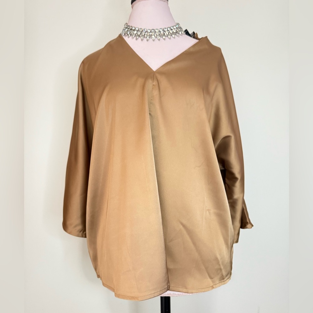 Banana Republic NWT Elegant Tan Women's Top In size large
